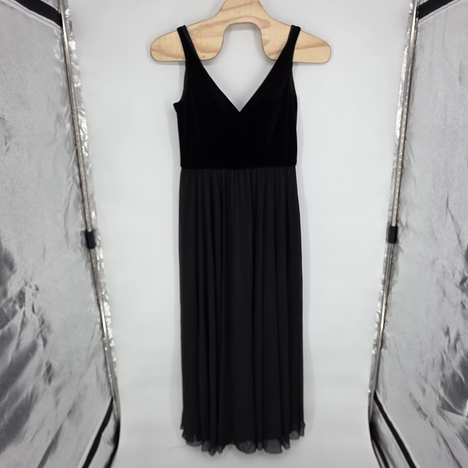 Mori Lee Bridesmaid, Social, Formal, Prom Dress Size 16 Black V-Neck Straps
